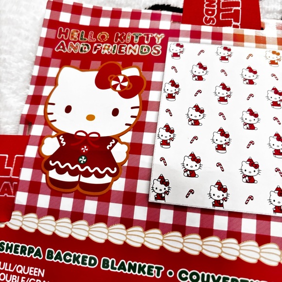 2024 Xmas Hello Kitty Sherpa Blanket double Queen Size 90in x 90in NWT - Picture 4 of 5